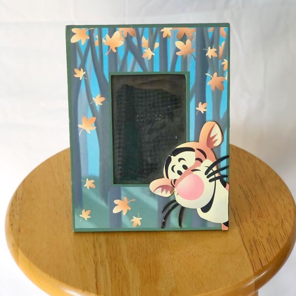 Vintage y2k Disney Tigger collectible picture frame
